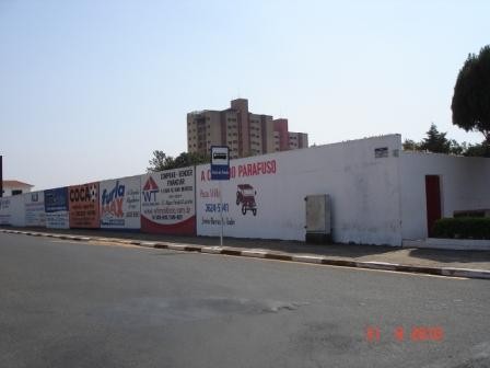 VEREADOR SEGURA APRESENTOU REQUERIMENTO, PEDINDO A CONSTRUÇÃO DE COBERTURA NO PONTO DE ÔNIBUS LOCALIZADO NA AVENIDA FREDERICO OZANAN, NA ESQUINA DO ESPORTE CLUBE AMÉRICA, BEM COMO A COLOCAÇÃO DE PLACA INDICATIVA DAQUELE PONTO.
